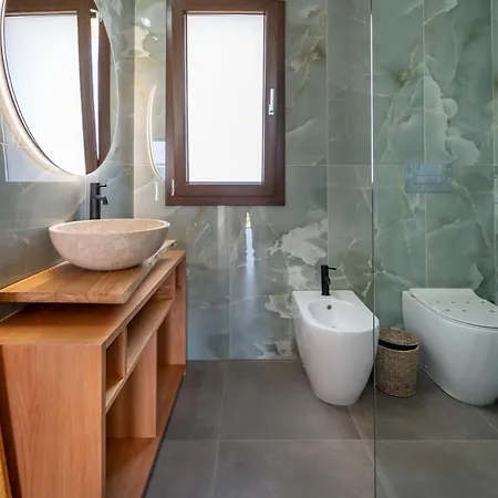 Carmiano Luxury Bedrooms In In The Province Of Syracuse With And Swimming Pool And Wonderful Seaview B&B