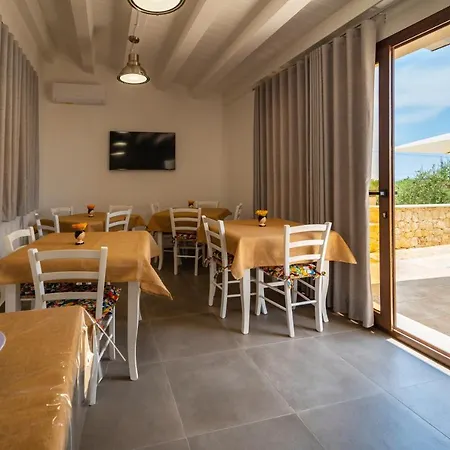 Carmiano Luxury Bedrooms In In The Province Of Syracuse With And Swimming Pool And Wonderful Seaview *