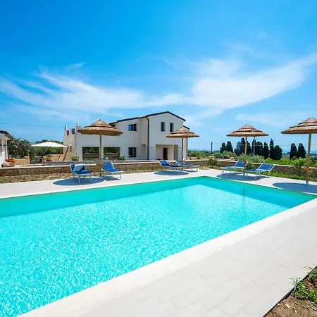 Carmiano Luxury Bedrooms In In The Province Of Syracuse With And Swimming Pool And Wonderful Seaview
