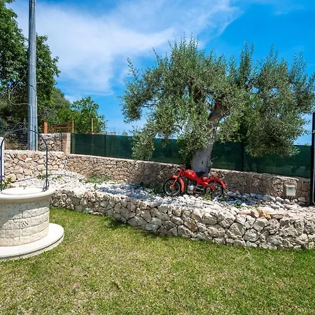 Carmiano Luxury Bedrooms In In The Province Of Syracuse With And Swimming Pool And Wonderful Seaview *