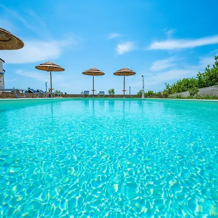 B&B Carmiano Luxury Bedrooms In In The Province Of Syracuse With And Swimming Pool And Wonderful Seaview