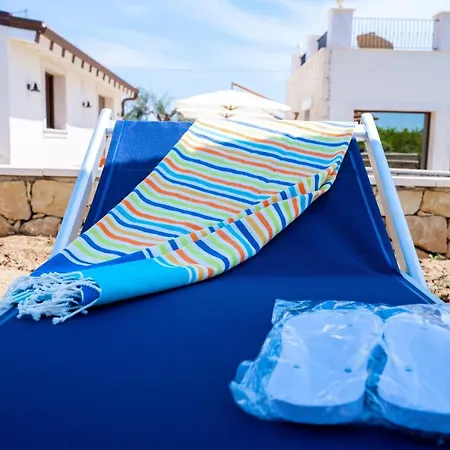 Carmiano Luxury Bedrooms In In The Province Of Syracuse With And Swimming Pool And Wonderful Seaview