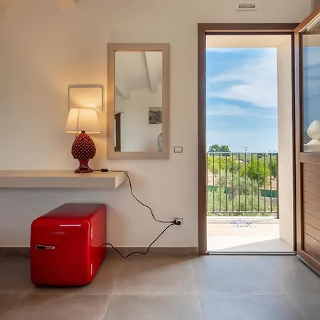 B&B Carmiano Luxury Bedrooms In In The Province Of Syracuse With And Swimming Pool And Wonderful Seaview 아볼라