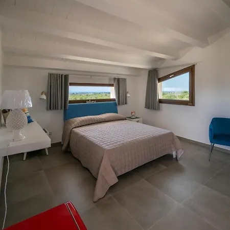 B&B Carmiano Luxury Bedrooms In In The Province Of Syracuse With And Swimming Pool And Wonderful Seaview