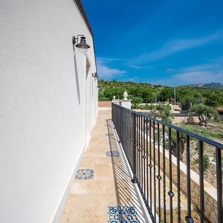 B&B Carmiano Luxury Bedrooms In In The Province Of Syracuse With And Swimming Pool And Wonderful Seaview *